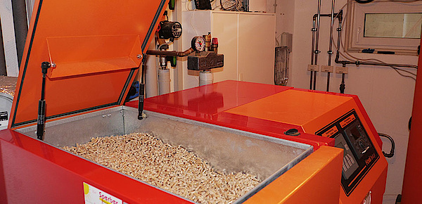 Pelletheizung bei Schiebelhut-Kümmel GmbH in Poppenhausen